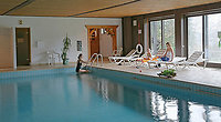 Ihr Hallenbad mit Liegewiese