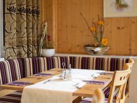 Restaurant mit Sonnenterrasse und Wintergarten